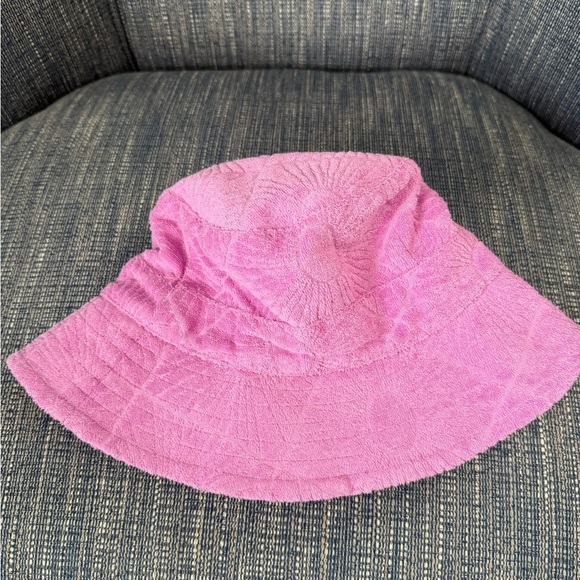 Textured Pink Bucket Hat - Picture 4 of 4